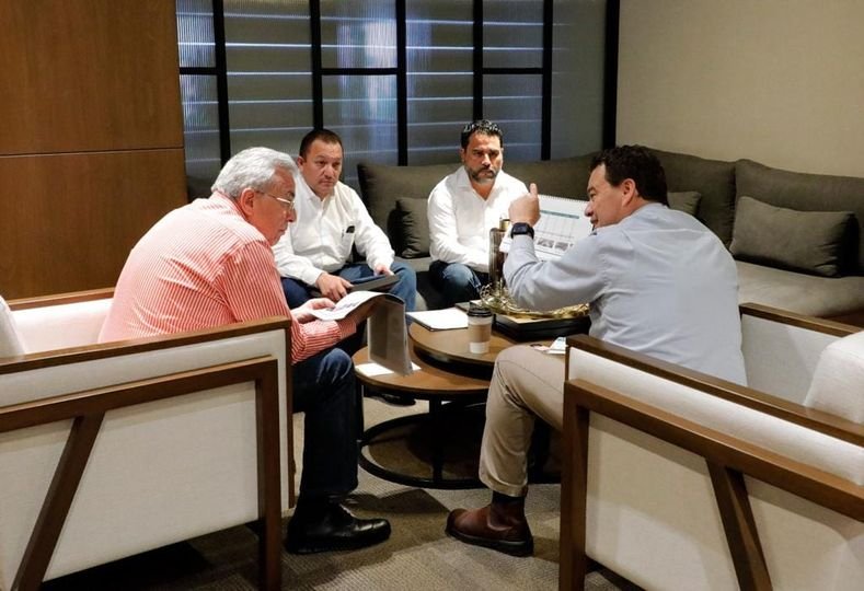 En reunión con el gobernador Rubén Rocha Moya, CFE informa sobre los trabajos de En reunión con el gobernador Rubén Rocha Moya, CFE informa sobre los trabajos de