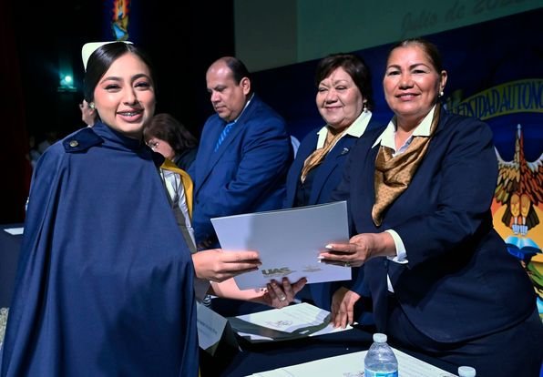 Enalteciendo el nombre de la UAS, se gradúan 625 estudiantes de la Facultad de E Enalteciendo el nombre de la UAS, se gradúan 625 estudiantes de la Facultad de E