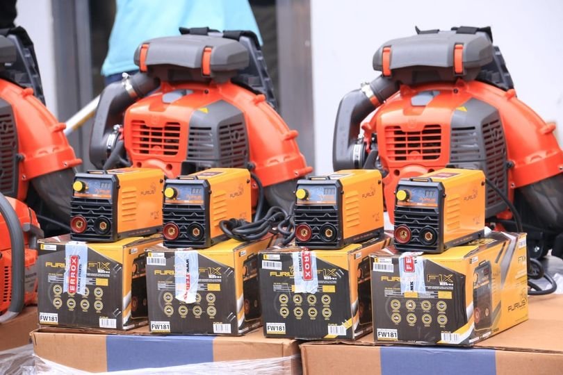 *Entregan equipamiento nuevo a trabajadores de Parques y Jardines.* *Entregan equipamiento nuevo a trabajadores de Parques y Jardines.*