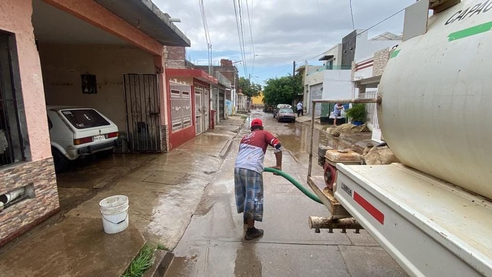 *Obras Públicas tiene activas cuadrillas de personal para actuar de inmediato en *Obras Públicas tiene activas cuadrillas de personal para actuar de inmediato en