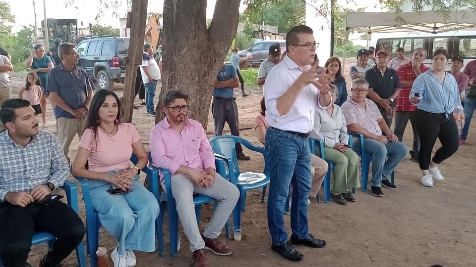 *Piden a JUMAPAM recibo a su nombre en la colonia López Obrador* *Piden a JUMAPAM recibo a su nombre en la colonia López Obrador*