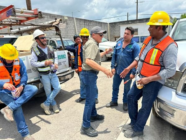 *Se restablece energía eléctrica en colonias de Mazatlán.*
