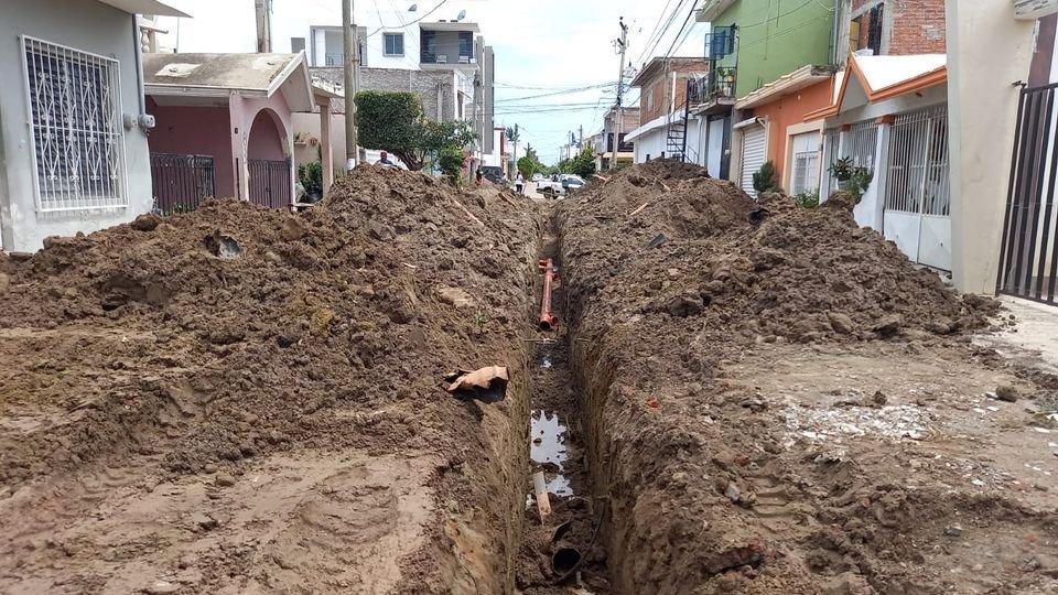 *Supervisa JUMAPAM rehabilitación de redes de agua potable y alcantarillado de l *Supervisa JUMAPAM rehabilitación de redes de agua potable y alcantarillado de l