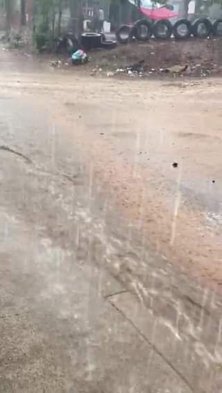 Y SE DEJÓ VENIR LA LLUVIA EN MAZATLÁN.