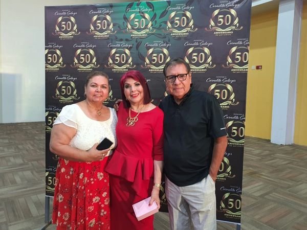 50 años de exitoso ejercicio periodístico de nuestra amiga Carmelita Salazar. Ah 50 años de exitoso ejercicio periodístico de nuestra amiga Carmelita Salazar. Ah