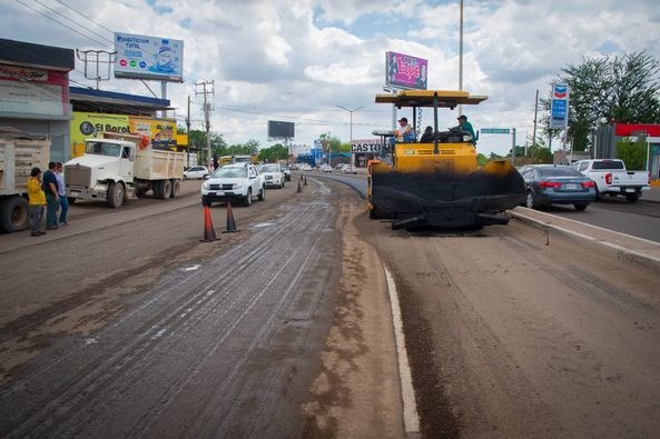 *Avanza obra de restauración sobre el bulevar Pedro Infante* *Avanza obra de restauración sobre el bulevar Pedro Infante*