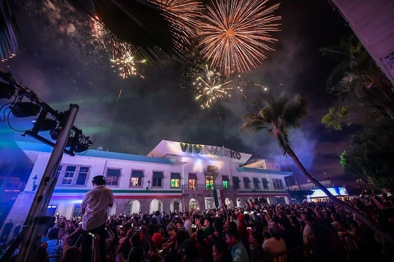 *Avanzan preparativos para las fiestas patrias en Mazatlán.*