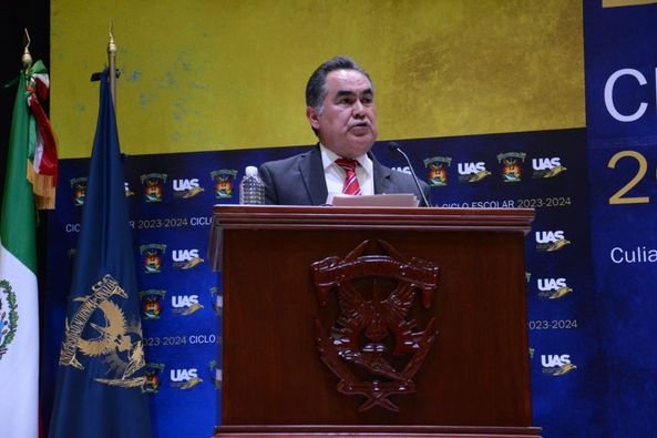 Con la comunidad universitaria como protagonista del Nuevo Modelo Educativo y la Con la comunidad universitaria como protagonista del Nuevo Modelo Educativo y la