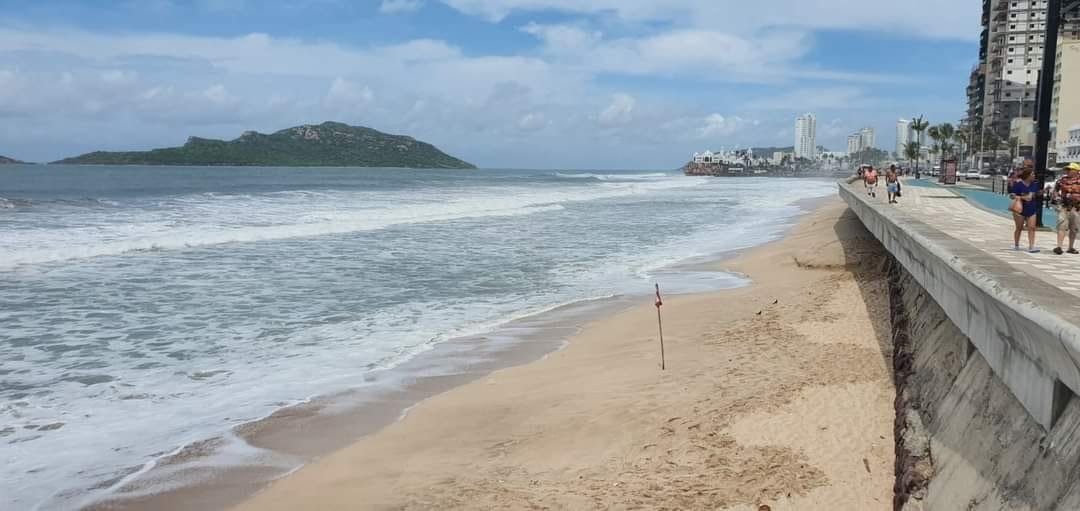*Continúa oleaje elevado en playas, por ello el cierre de actividades prevalece. *Continúa oleaje elevado en playas, por ello el cierre de actividades prevalece.