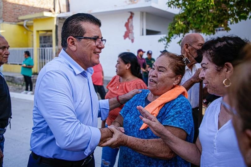 *Continuaremos abatiendo el rezago en pavimentación, en las colonias más antigua *Continuaremos abatiendo el rezago en pavimentación, en las colonias más antigua