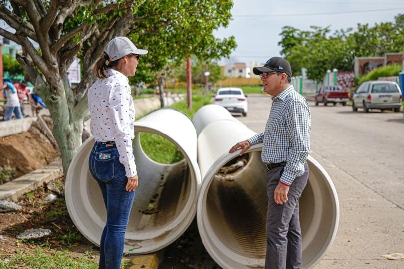 *Edgar González supervisa los avances de las obras en el Infonavit Alarcón.* *Edgar González supervisa los avances de las obras en el Infonavit Alarcón.*