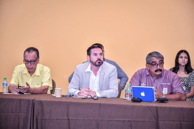 *El Alcalde Edgar González se reúne con el consejo de CODESIN zona sur.*