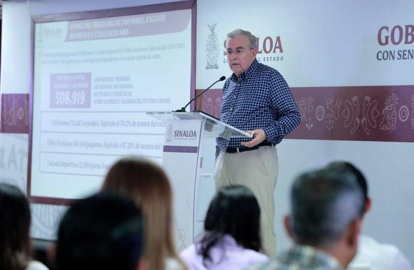 Empezamos a buen tiempo y ya casi terminamos de entregar los Uniformes, Útiles y Empezamos a buen tiempo y ya casi terminamos de entregar los Uniformes, Útiles y
