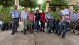 Entrega de apoyos el quelite.