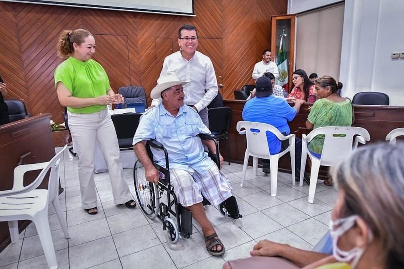 *“Escuchando a la gente”, da muestra de un Gobierno solidario.* *“Escuchando a la gente”, da muestra de un Gobierno solidario.*