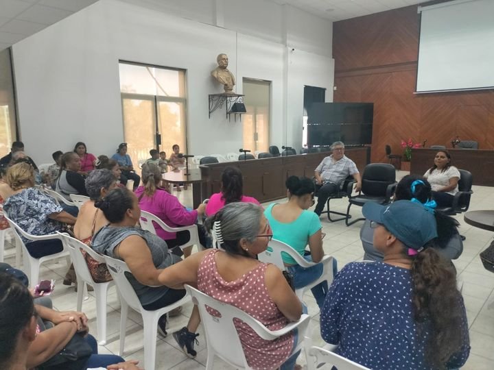 *Gobierno de Mazatlán trabaja para regularizar colonias.* *Gobierno de Mazatlán trabaja para regularizar colonias.*