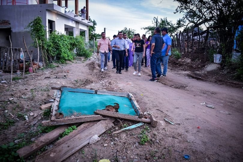 *Higueras del Conchi recibe mejoras y la visita del Alcalde Edgar González, con *Higueras del Conchi recibe mejoras y la visita del Alcalde Edgar González, con