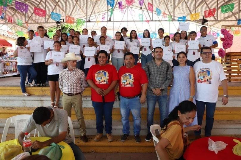 *Reconoce municipio a niñas y niños que participaron en el programa “Anfitrión T *Reconoce municipio a niñas y niños que participaron en el programa “Anfitrión T