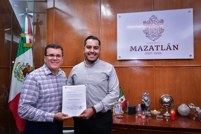 *Toma protesta Luis Vargas como Secretario de Presidencia.* *Toma protesta Luis Vargas como Secretario de Presidencia.*