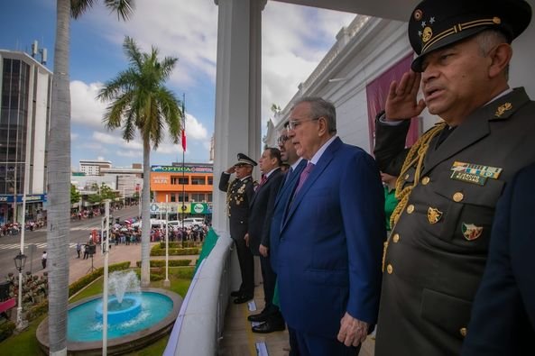 *Presencia el Gobernador Rocha el Desfile Cívico Militar con motivo del CCXIII A *Presencia el Gobernador Rocha el Desfile Cívico Militar con motivo del CCXIII A
