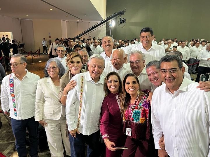 Acude Gobernador Rocha al V Informe de Gobierno del Presidente López Obrador