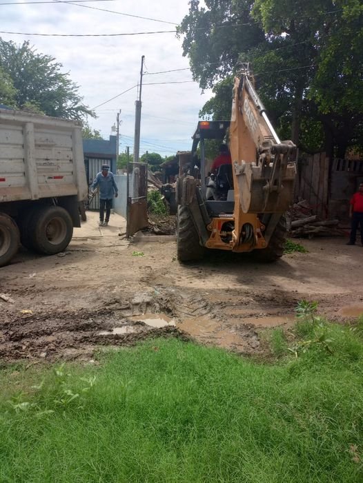 *Apoya Gobierno de Mazatlán a familia que perdió su patrimonio en explosión.* *Apoya Gobierno de Mazatlán a familia que perdió su patrimonio en explosión.*