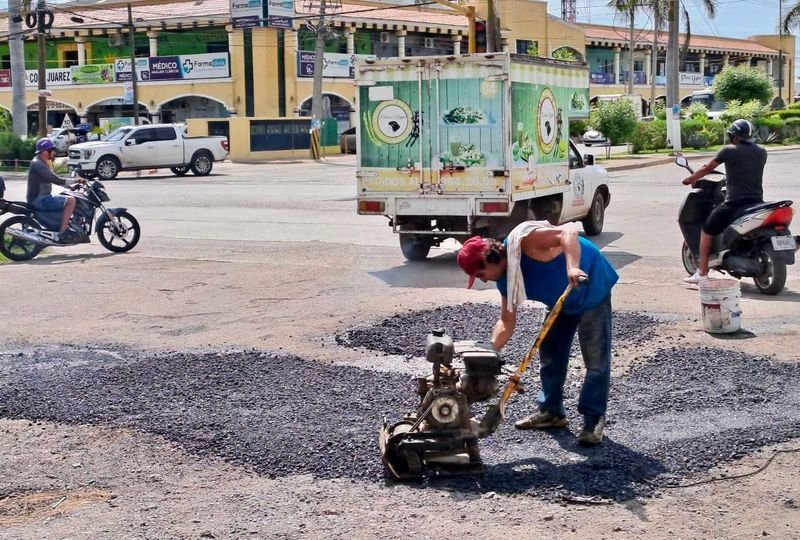 *Bachea Ayuntamiento calles y avenidas de diversas zonas de la ciudad.*