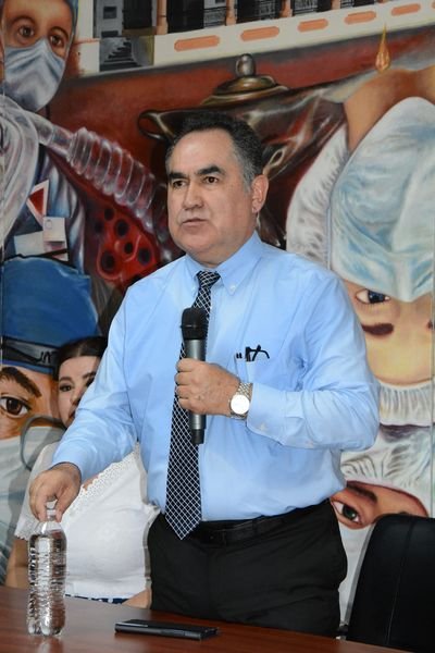 Como gesto de solidaridad, el Rector ofrece apoyo económico a 43 médicos residen