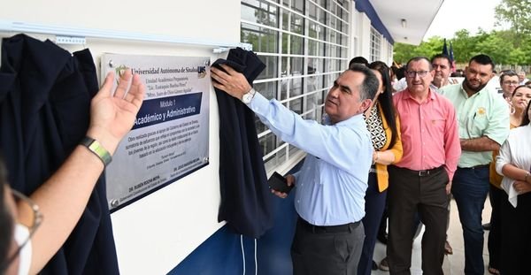Cumpliendo su compromiso, el Rector inaugura las instalaciones de la Preparatori Cumpliendo su compromiso, el Rector inaugura las instalaciones de la Preparatori