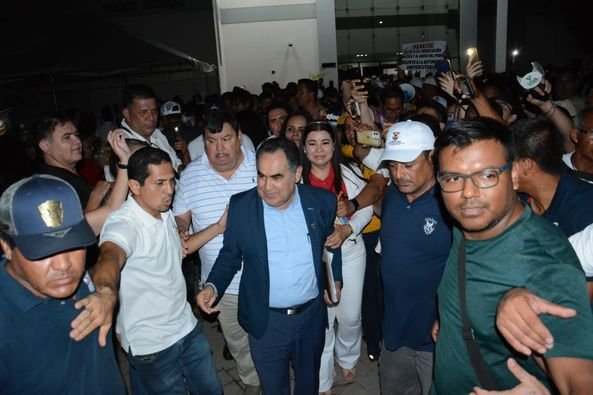 “De rodillas nunca”, advierte el Rector tras audiencia y señala que el H. Consej “De rodillas nunca”, advierte el Rector tras audiencia y señala que el H. Consej