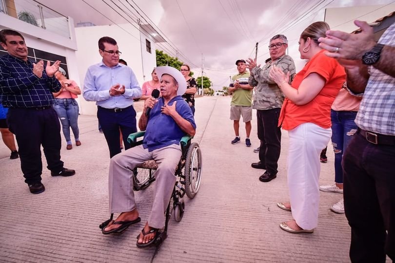 *“De todo corazón, Presidente, le agradezco esta obra tan bonita”: Valles del ej