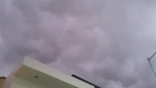 En este momento cielo borrascoso, con aire, cubre la parte norte de Mazatlán. ¿S En este momento cielo borrascoso, con aire, cubre la parte norte de Mazatlán. ¿S