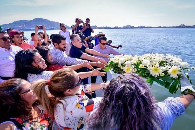 *Expresa Edgar González su solidaridad a familiares de pescadores fallecidos por
