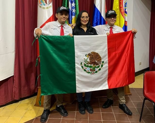 Jóvenes promesas de la medicina crean barra nutritiva para ayudar a pacientes co Jóvenes promesas de la medicina crean barra nutritiva para ayudar a pacientes co