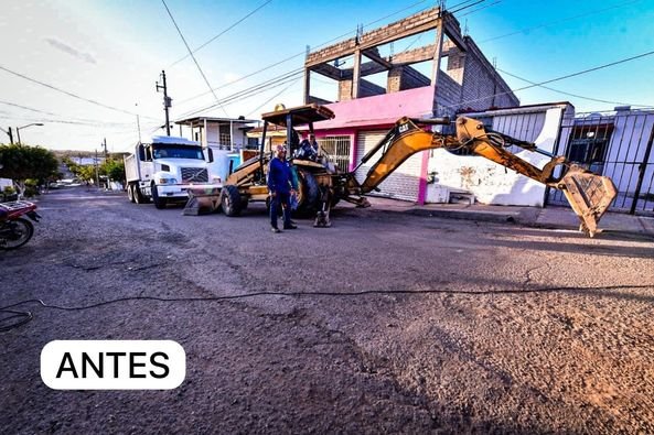 *”Lo prometido es deuda” Edgar González junto a vecinos de la colonia Lomas de S *”Lo prometido es deuda” Edgar González junto a vecinos de la colonia Lomas de S