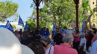 MITIN EN EL KIOSKO DE LA PLAZUELA REPÚBLICA DE MAZATLÁN,  DE MILITANTES DEL PART