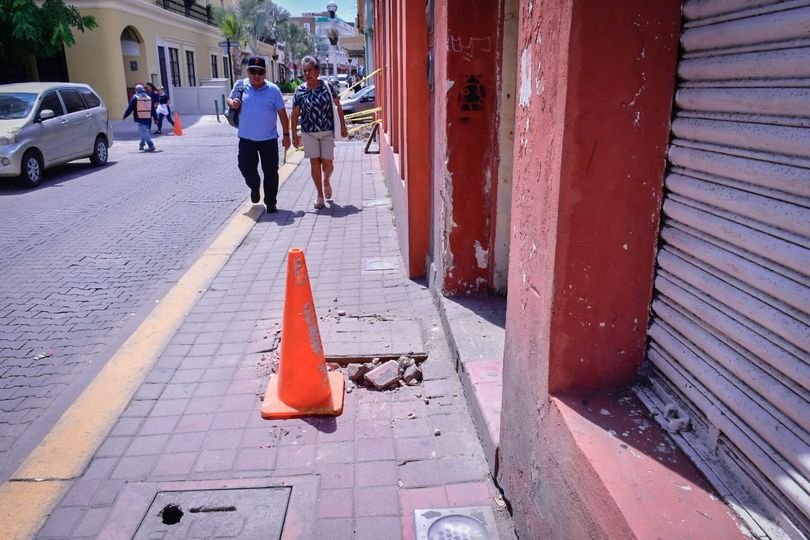 *Obras Públicas realiza labores de mejora en toda la ciudad.* *Obras Públicas realiza labores de mejora en toda la ciudad.*