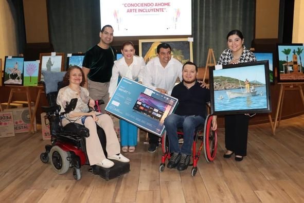 Realiza IMDIS primer concurso de pintura con la boca y con el pie, en apoyo a es
