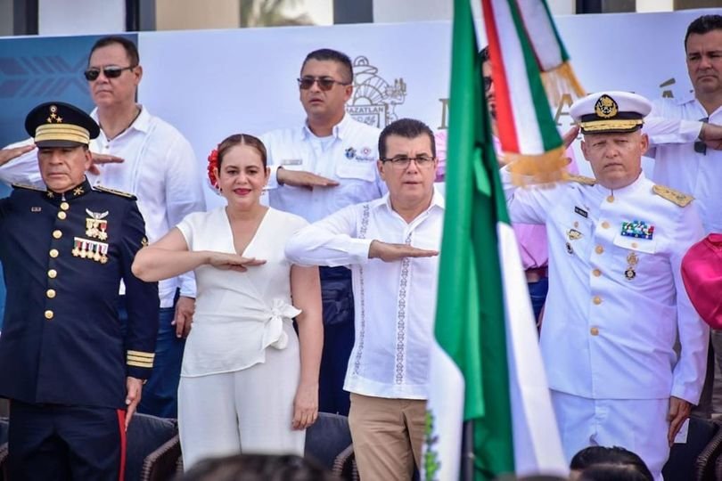 *Se lleva a cabo en Mazatlán el desfile cívico militar conmemorativo del CCXIII *Se lleva a cabo en Mazatlán el desfile cívico militar conmemorativo del CCXIII