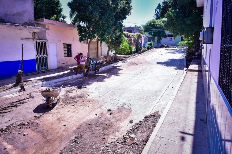 *“Tengo 53 años viviendo en esta Colonia y hasta ahora vamos a estrenar calle, n