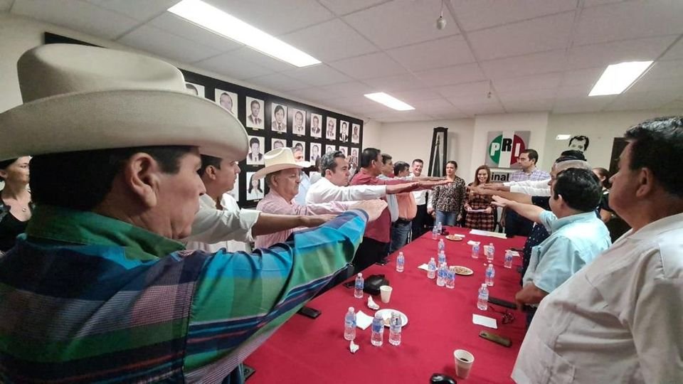 Toman protesta delegados municipales y coordinadores distritales locales del PRI Toman protesta delegados municipales y coordinadores distritales locales del PRI
