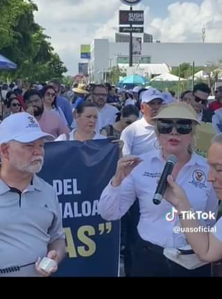 UNIVERSITARIOS DE TODOS LOS NIVELES, SE MANIFIESTAN EN CONTRA DE LO QUE ELLOS CO UNIVERSITARIOS DE TODOS LOS NIVELES, SE MANIFIESTAN EN CONTRA DE LO QUE ELLOS CO