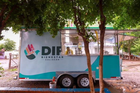 *Cocina móvil ALAJIBUA de DIF Culiacán, lleva alimento caliente a albergue en El *Cocina móvil ALAJIBUA de DIF Culiacán, lleva alimento caliente a albergue en El