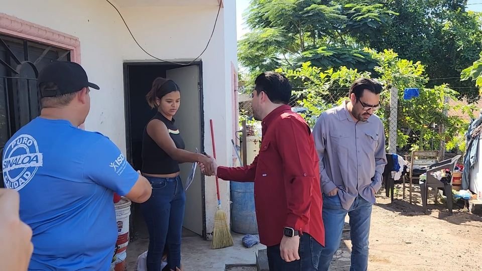 Continúa entregando Gobierno del Estado apoyos a familias afectadas por la Torme