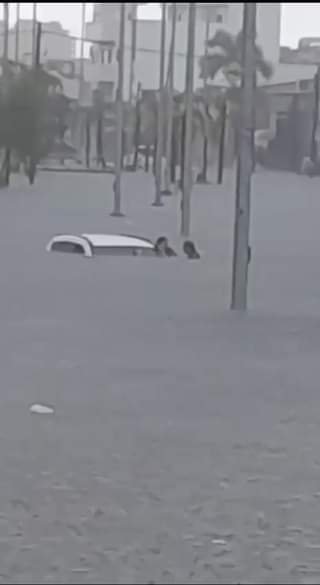 EN MAZATLÁN, POR LA AV. LA MARINA, A LA ALTURA DEL FRACC. EL TOREO.