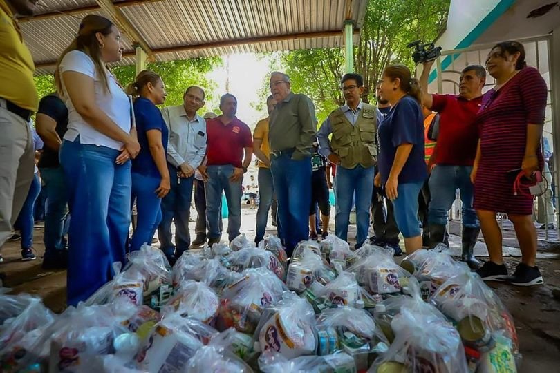 Gobernador Rocha visita comunidades afectadas por Tormenta Tropical Norma en Gua Gobernador Rocha visita comunidades afectadas por Tormenta Tropical Norma en Gua