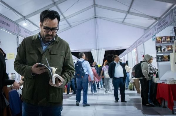 *Juan de Dios Gámez asiste como invitado especial a la FIL Zócalo 2023* *Juan de Dios Gámez asiste como invitado especial a la FIL Zócalo 2023*