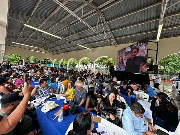 Memo Romero es arropado por más de 300 panistas Memo Romero es arropado por más de 300 panistas