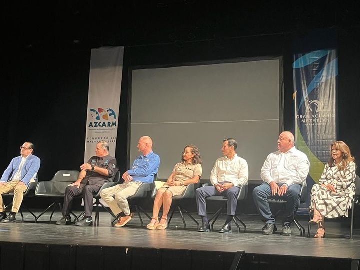 *Se realiza en el puerto Congreso Nacional de la Asociación de Zoológicos, Criad *Se realiza en el puerto Congreso Nacional de la Asociación de Zoológicos, Criad