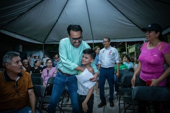 *¡Terminan 20 años de espera!, vecinos de Colinas del Humaya ven cumplido sueño *¡Terminan 20 años de espera!, vecinos de Colinas del Humaya ven cumplido sueño